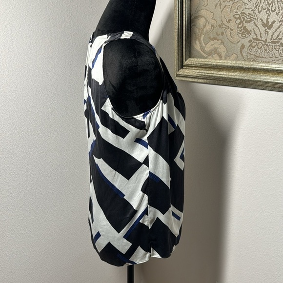 White House Black Market sleeveless draped front hey hole stretch silk top Sz 2 - Picture 2 of 6